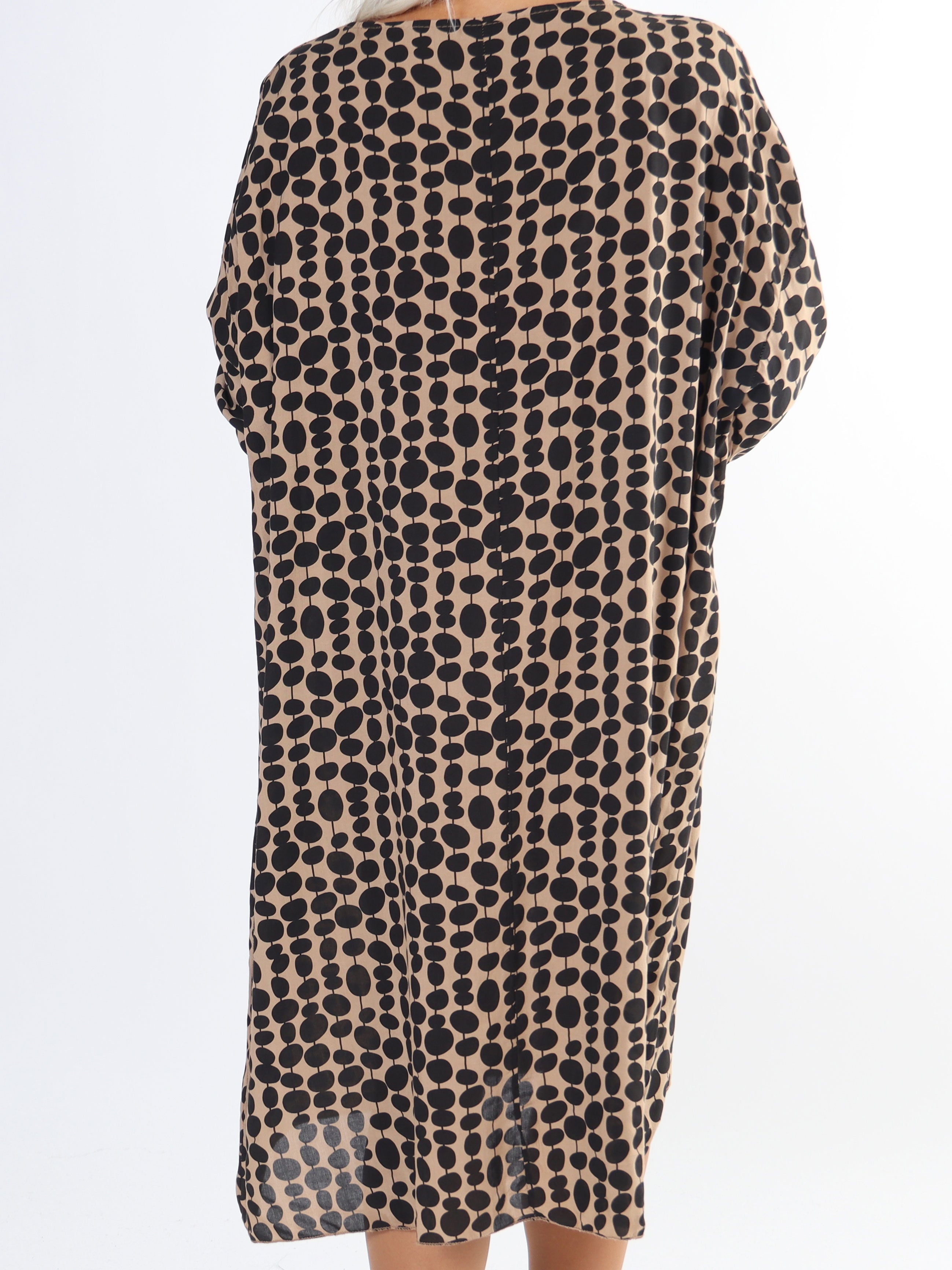 Dido - Sød plus size tunikakjole i viskose med prikker